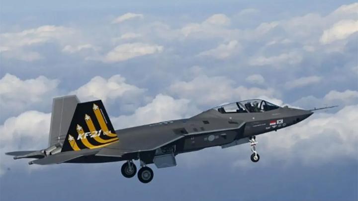Indonesian Pilot Completes Test Flight of South Korea's KF-21 Fighter Aircraft