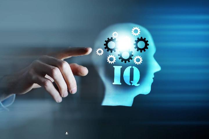 7 Common Myths About Intelligent People