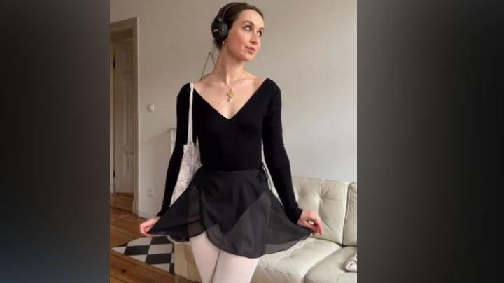 Mengulik Tren Fashion Balletcore, Bergaya Serupa Penari Balet