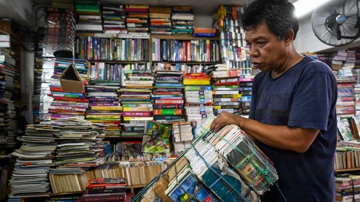 4 Places to Hunt for Second-Hand Books in Jakarta