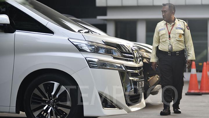 Gov't Clarifies Rp931.64 Million Official Car Budget as Standard, Not Mandatory
