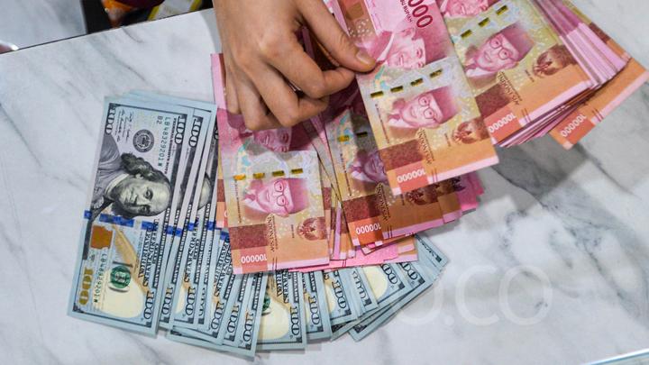 Indonesia's Rupiah Strengthens as State Funds Flow to Banks
