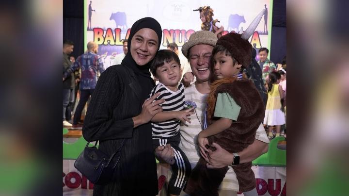 Paula Verhoeven tampil anggun di acara gala