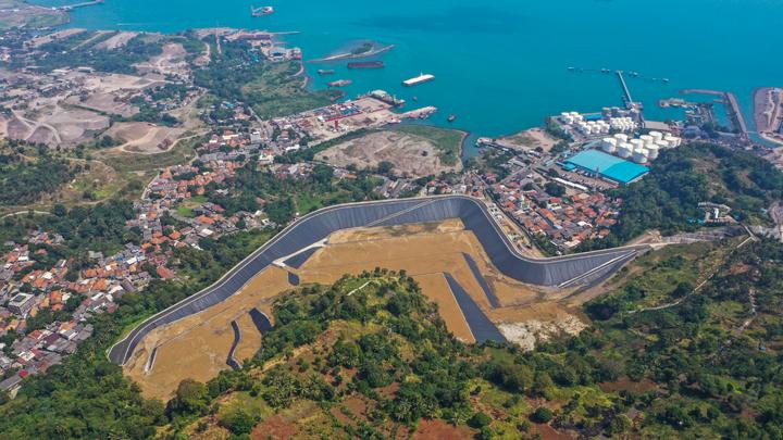 Indonesia's Latest Energy Plan Criticized for Favoring Fossil Fuels, Greenpeace Says