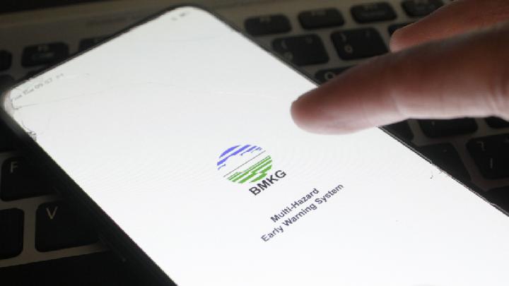 4 BMKG Channels to Track Indonesia's Weather Before Year-End Holidays