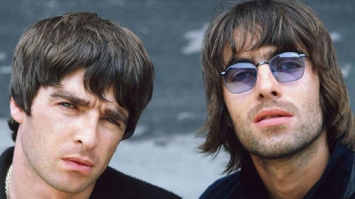 10 Iconic Oasis Songs That Defined a Generation
