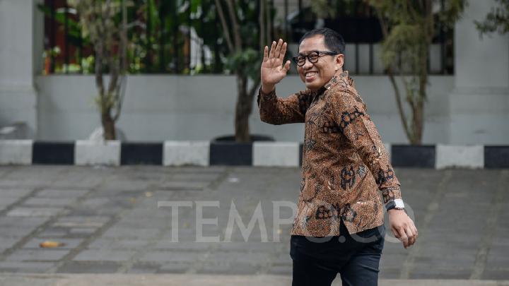Wakil Ketua Umum PKB Faisol Riza tiba di kediaman Presiden Terpilih Prabowo Subianto, Kertanegara, Jakarta, Selasa, 15 Oktober 2024. Presiden Terpilih Prabowo Subianto mengundang sejumlah tokoh yang diyakini bakal menjadi Menteri, Wakil Menteri, dan Kepala Lembaga Negara. TEMPO/M Taufan Rengganis