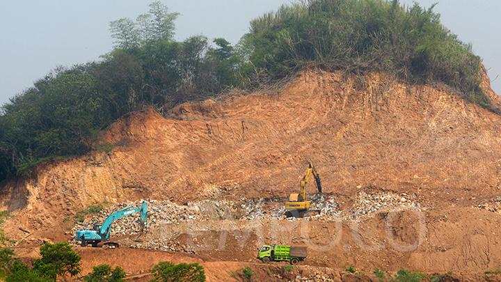 10 Killed, 6 Injured After Quarry Collapses in Indonesia