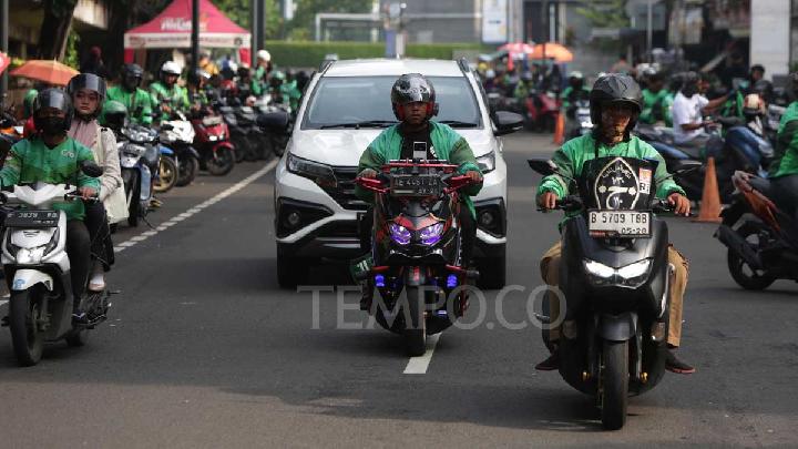 Grab Director Highlights Negative Impacts of Making Driver Partners Permanent Employees