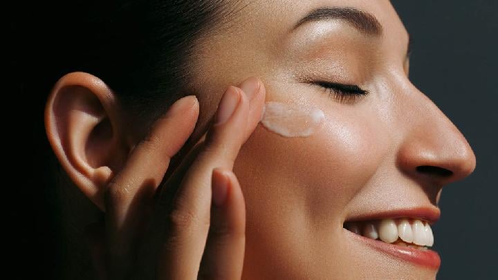 8 Popular Skincare Ingredients in 2025 According to Dermatologists