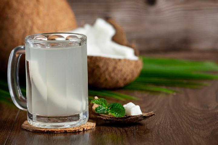 4 Benefits of Coconut Water for Your Health