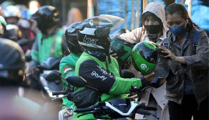 Economist: Online Motorcycle Taxi Industry Grows Amid Shrinking Job Market