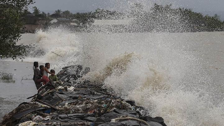 5 Provinces Set for Evacuation After Russian Quake Triggers Tsunami Alert