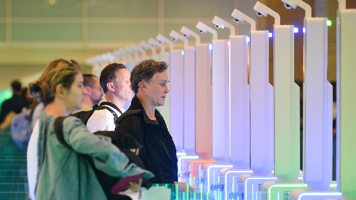 BPS: Russian Tourists Spend an Average of 25 Nights in Indonesia