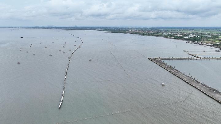 Sea Barrier Crime Planning