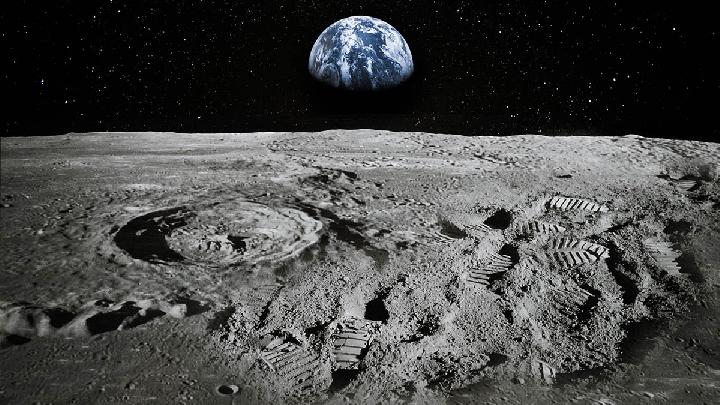 IPB Lecturer Explains Why the Moon Is Moving Away From Earth