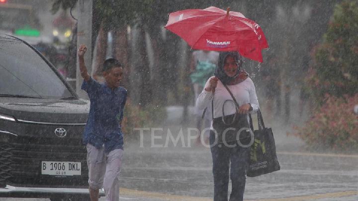 Persistent Rainfall to Wet Greater Jakarta Today, BRIN Researcher Warns of Floods