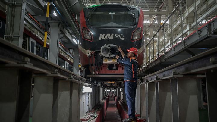 Apa Itu Rel Ketiga Penyebab LRT Mati Total dan Ratusan Penumpang Meniti Jalur Layang