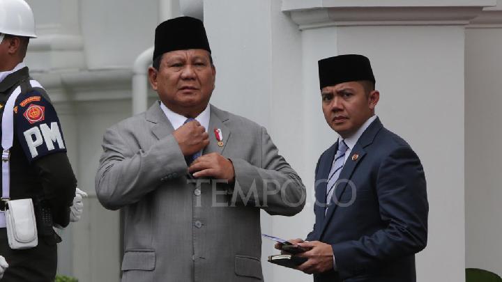 Prabowo Awards Bintang Mahaputera Utama Medal to Teddy Indra Wijaya