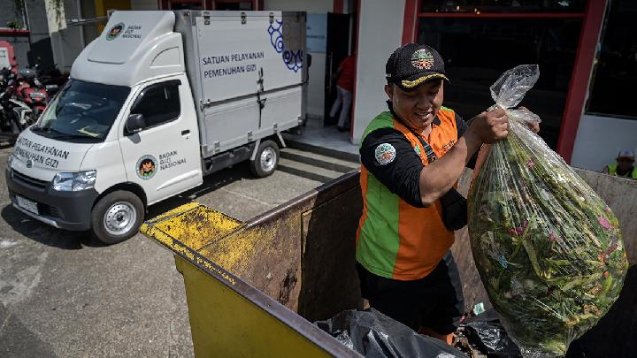 Waste Management Poses New Challenge for Prabowo's Free Meal Program