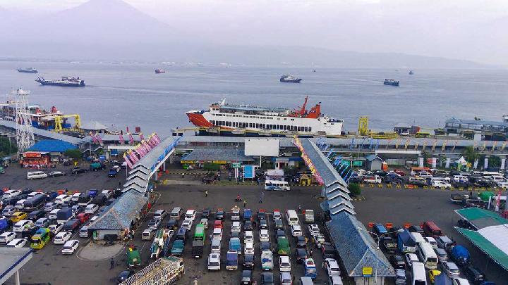 Over 200,000 Travelers Leave Bali for Java Ahead of Eid Holiday Season
