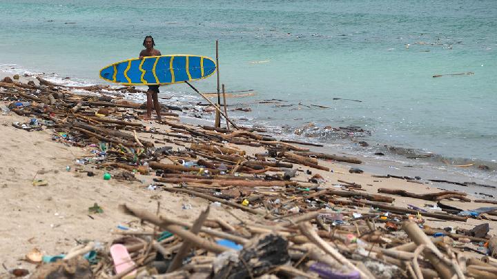 Foreign Tourists Expose the Dark Side of Bali Tourism