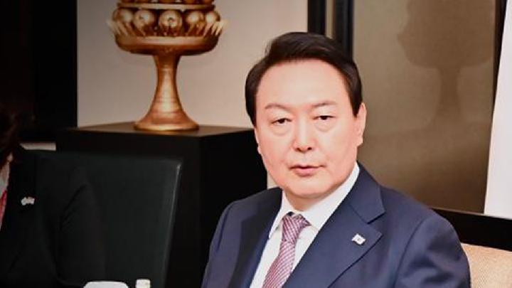 Mass Protests Erupt in Seoul as Court Removes President Yoon from Office
