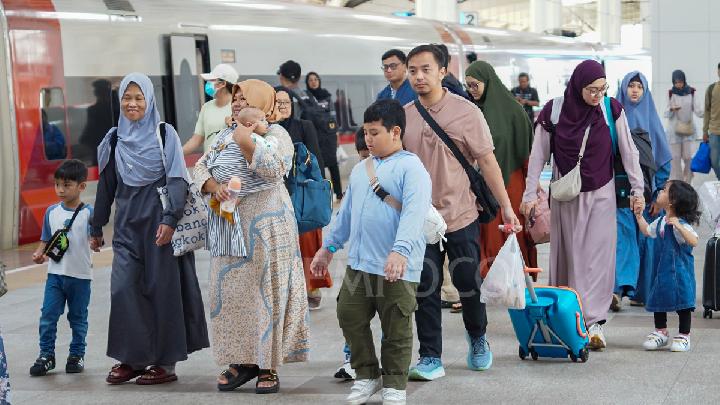 Whoosh Hits Record 25,794 Daily Passengers Amid School Holidays
