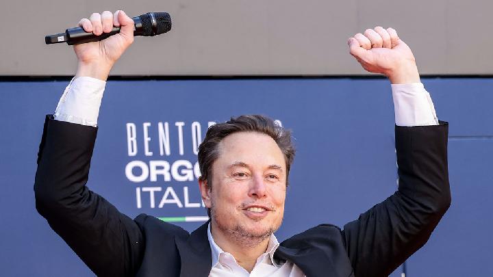 Elon Musk Challenges the Two-Party System in the U.S.