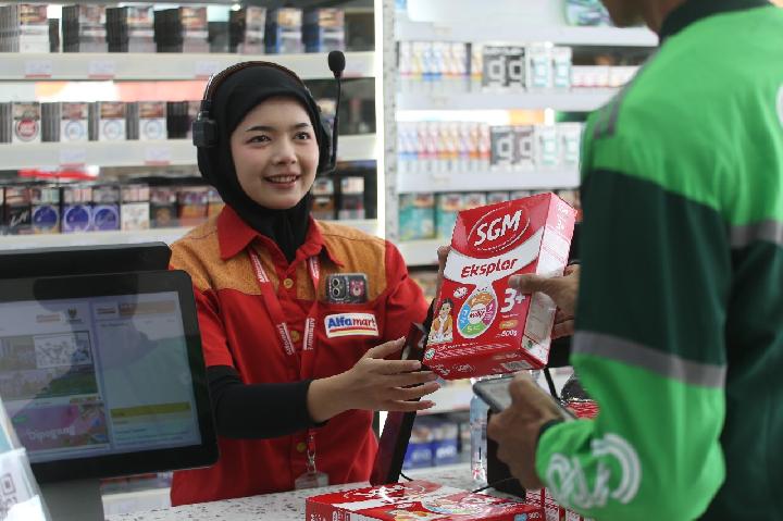 Indonesia's Alfamart Invests Rp16.2 Billion in Used Cooking Oil Recycling Firm