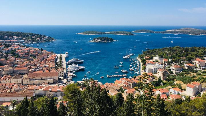 Where to Go in August? Explore 10 Global Travel Hubs You Will Love