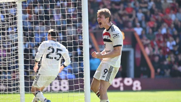 11 Premier League Players Who Might Soon Be Wearing Different Shirts