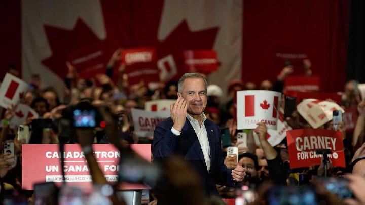 Trump Threatens to Impose 100 Percent Tariffs on Canada