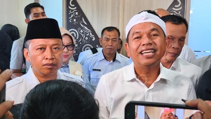 West Java Governor Proposes Vasectomy as Social Assistance Requirement