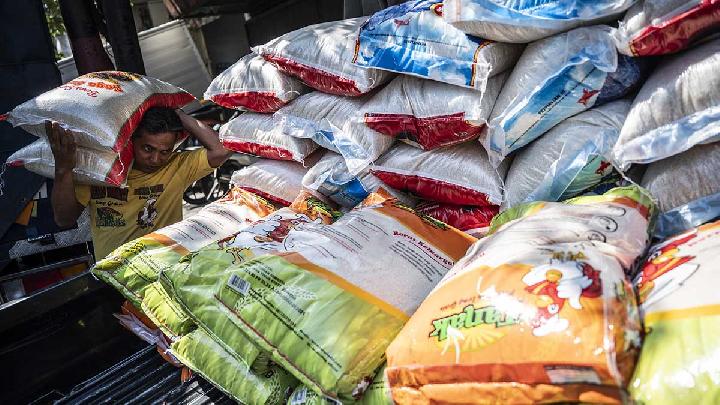 Indonesia Resumes Rice and Corn Exports After Decades, Prabowo Says