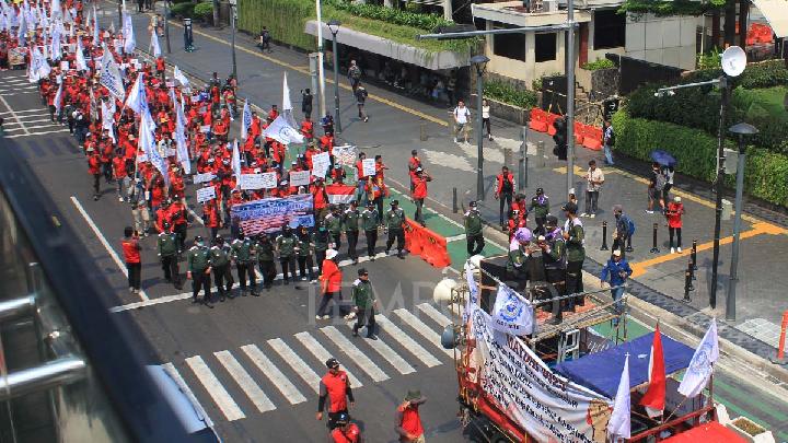 BEM UI Gelar Aksi Peringatan Hari Buruh 2026 di DPR