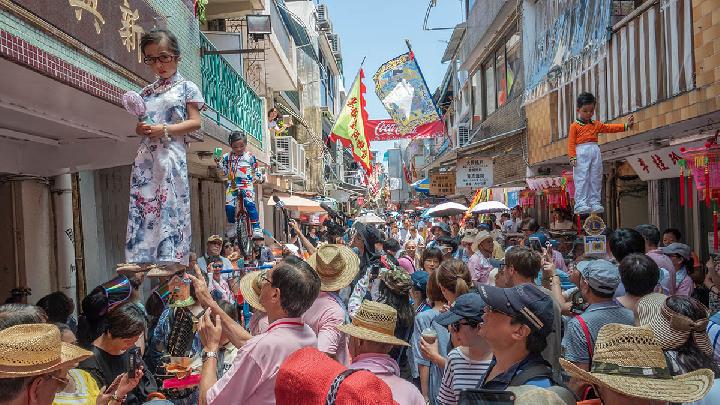 Discover the Cheung Chau Bun Festival in Hong Kong