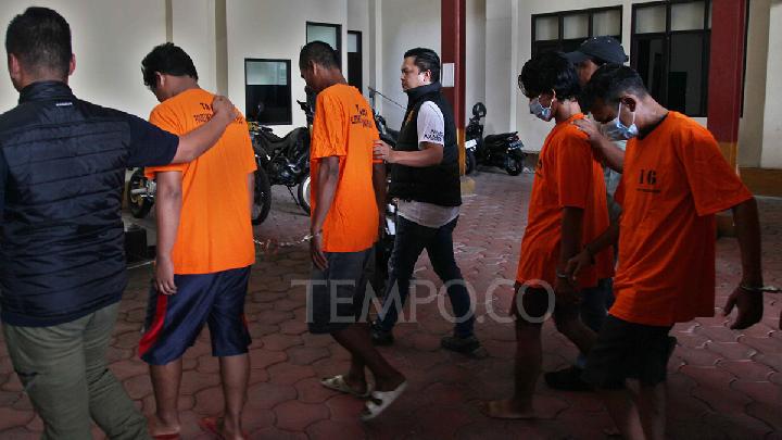 Police Arrest Dozens for Thuggery, Confiscate Hundreds of Mass Organization Attributes