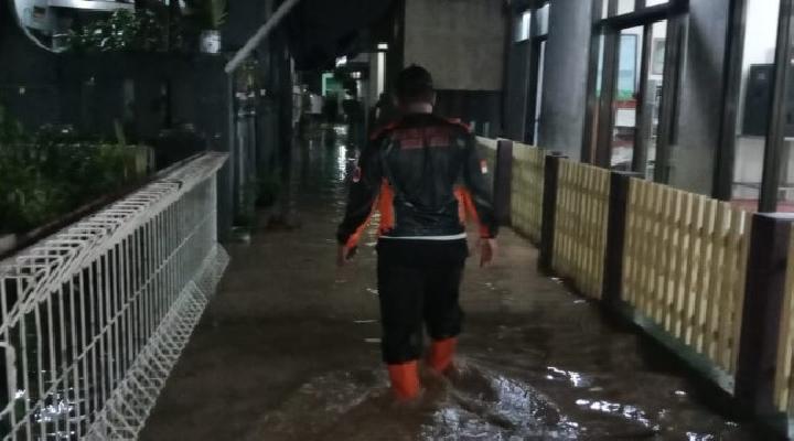 Floods and Landslides Hit Five Areas in West Java Following Heavy Rain