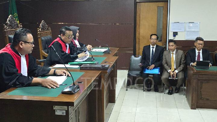 Sleman Court Dismisses Lawsuit Against UGM Rector Regarding Jokowi's Fake Diploma