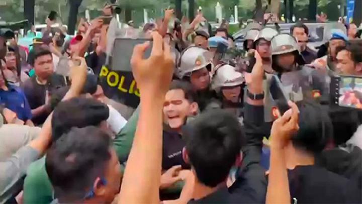 Chronology of Police Arresting Trisakti University Students Following 27th Anniversary of Reform Era