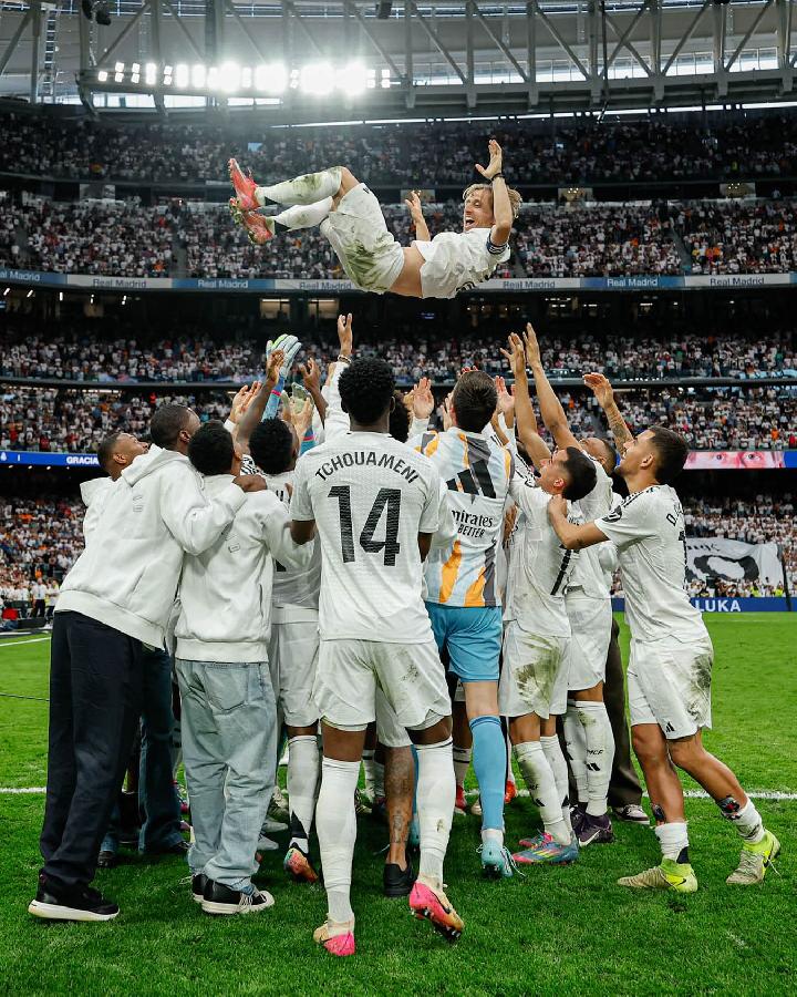 Real Madrid Tutup Musim dengan Kalahkan Sociedad 2-0