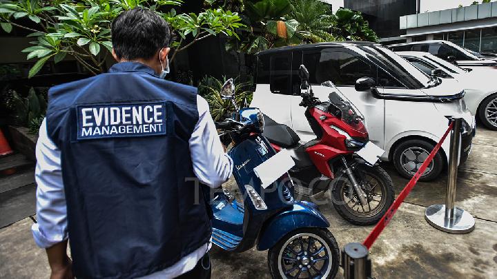 KPK Periksa 2 Pegawai Kementerian Ketenagakerjaan di Kasus Korupsi Izin Tenaga Kerja Asing