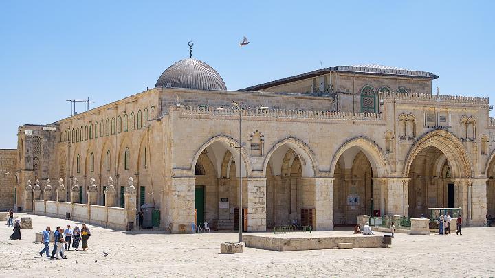 Israel Accused of Damaging Islamic Artifacts at Al-Aqsa Mosque