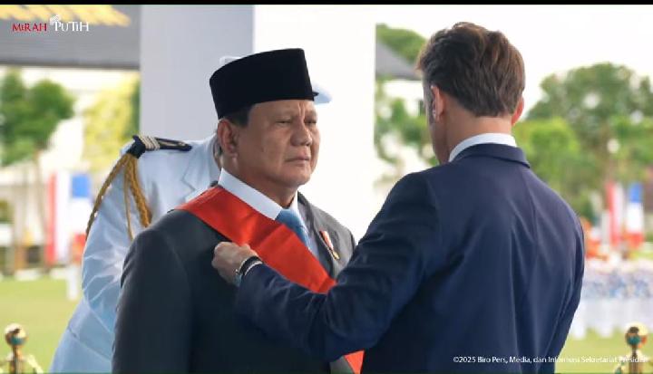 Prabowo Receives Highest Honor from French Government