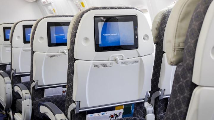 Here's Your Go-To Guide to Choosing the Best Airplane Seat for Your Specific Needs