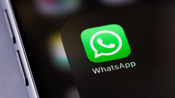 Iranians Urged to Delete WhatsApp Over Fear of Data Sharing with Israel