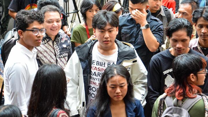 Police Name May Day Medical Volunteer Student as a Suspect