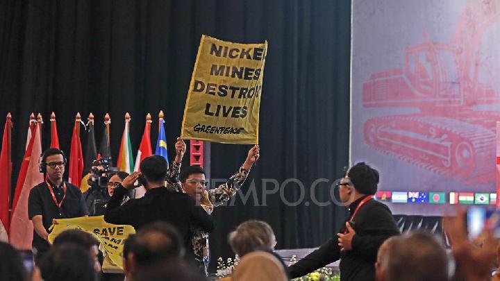 Environment Ministry Considers Legal Action Against Nickel Mining in Raja Ampat