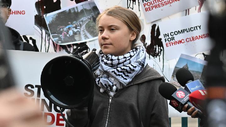 Flotilla With Greta Thunberg on Board Sets Sail for Gaza